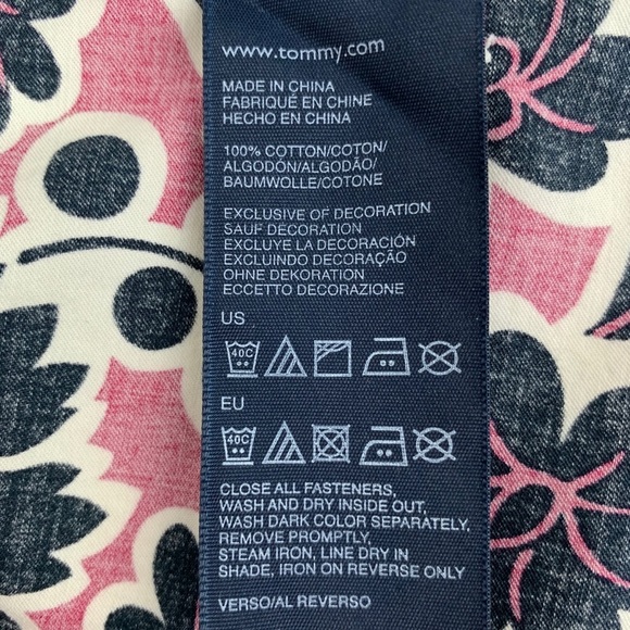 Tommy Hilfiger Floral Button Up Size M - Picture 8 of 8